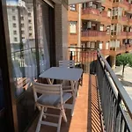 Apart Con Posibilidad Parking Con 3 Dormitorios Y 2 Banos Para 5 Personas דירה בילבאו