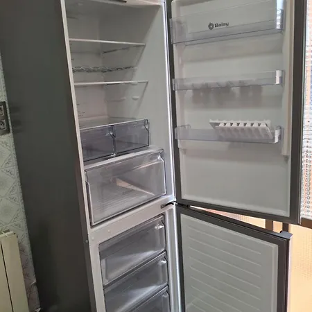 Apartamento Con Posibilidad Parking Con 3 Y 2 Banos 5 Personas *