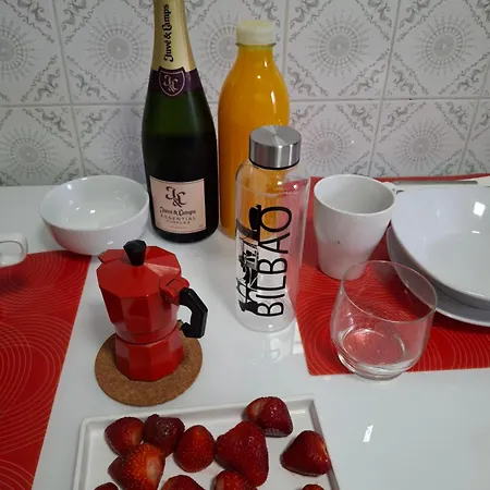 Apartamento Con Posibilidad Parking Con 3 Y 2 Banos 5 Personas *