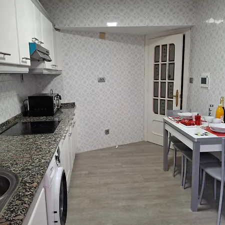 Con Posibilidad Parking Con 3 Y 2 Banos 5 Personas Apartamento *