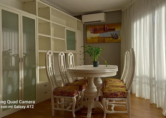 Apart Con Posibilidad Garaje Con 3 Dormitorios Y 2 Banos Para 5 Personas *