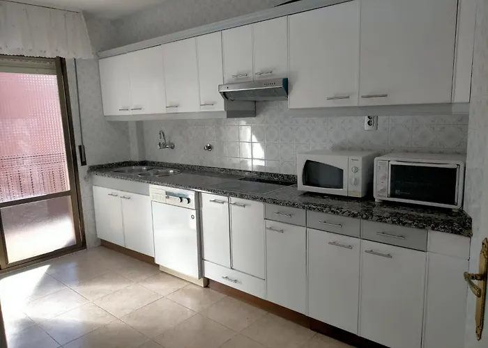 Apart Con Posibilidad Garaje Con 3 Dormitorios Y 2 Banos Para 5 Personas 公寓