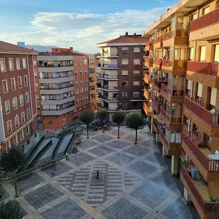 Grande Con Posibilidad De Garage Con 2 Banos Y 2 Terrazas Lägenhet Bilbao