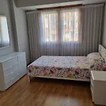 Con Posibilidad Parking Con 3 Y 2 Baños 5 Personas
