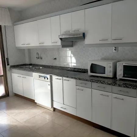 Grande Con Posibilidad De Garage Con 2 Banos Y 2 Terrazas Lägenhet