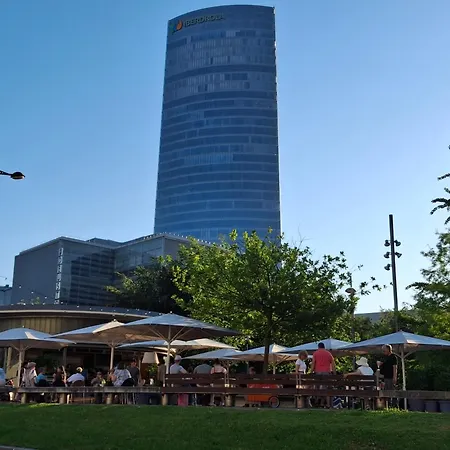 Con Posibilidad Parking Con 3 Y 2 Banos 5 Personas Daire Bilbao